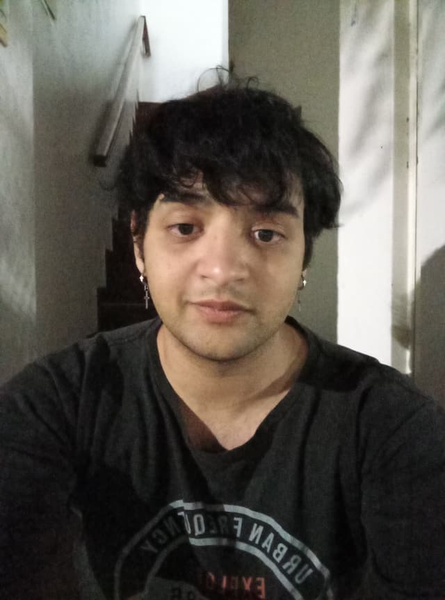 Alex Segovia - Perfil